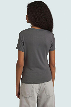 Kadın Fitted Viskon Ribana Bluz Köpek Nakış Detaylı Yazlık Günlük Kullanım İçin