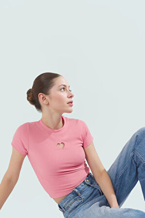 Kalp Detaylı Fitted Bisiklet Yaka Kısa Kol Örme Bluz Yaz Koleksiyonu Rahat Kullanım