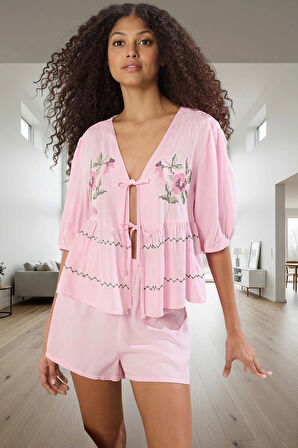 Kadın Yazlık Viskon Pijama Takımı Nakışlı Fiyonk Detaylı Rahat Trend Tasarım Modern Stil