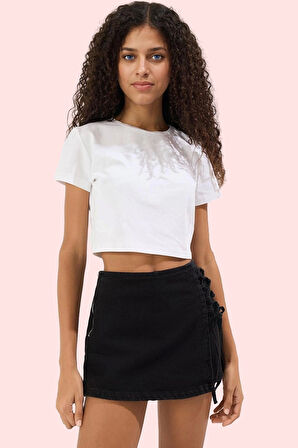 Kadın Denim Şort Etek Bağcıklı Detay Kısa Boy Pamuklu Yazlık Günlük Kullanım Modern Tasarım