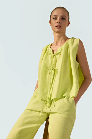 Yazlık Keten Bluz Bağlama Detaylı Dik Yaka Günlük Tarz Şık Görünüm Trend Tasarım