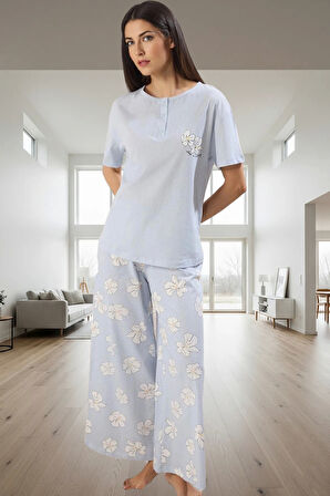 Kadın Çiçekli %100 Pamuklu Rahat Pijama Takımı Özel Tasarım Profesyonel Görünüm Özenle Seçilmiş
