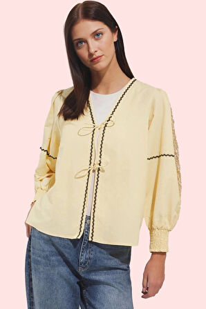 Kadın V Yaka Uzun Kollu Dokuma Gömlek Günlük Stil Modern Tasarım Yaz Aylarının Vazgeçilmezi