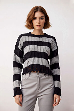 Kadın Oversize Bisiklet Yaka Çizgili Crop Akrilik Triko Kazak Akıtma Detaylı Rahat Şıklık Kaliteli