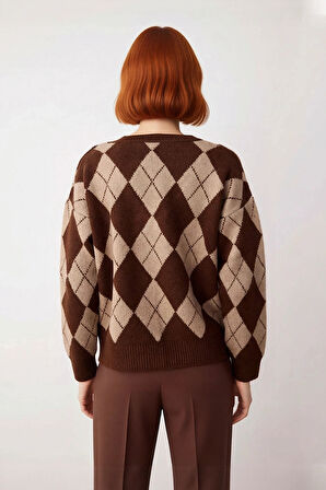 Kadın Ekru Gri Oversize V Yaka Baklava Desen Düşük Kol Kalın Triko Kazak Kışlık Kombinlerinize