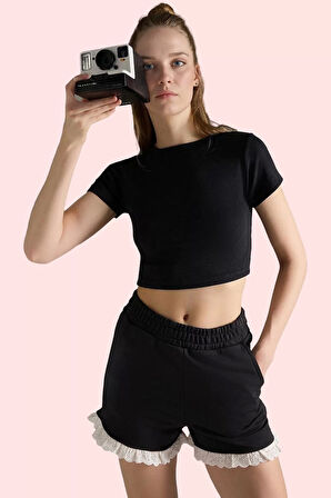 Kadın Kısa Boy Straight Kalıp Renk Bloklu Şort Dantel Detay Yaz Aylarının Vazgeçilmezi Hafta Sonu