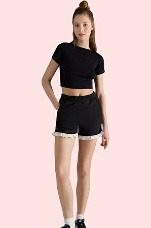 Kadın Kısa Boy Straight Kalıp Renk Bloklu Şort Dantel Detay Yaz Aylarının Vazgeçilmezi Hafta Sonu