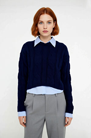 Kadınlara Özel Regular Kesim Saç Örgü Desenli Düşük Kollu Crop Triko Kazak Akrilik Konforu Sunuyor