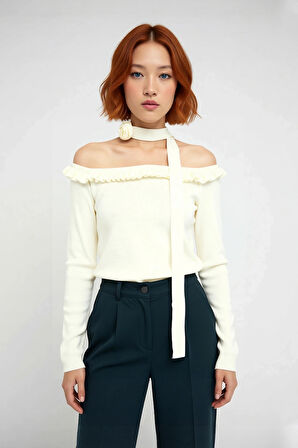 Kadın Carmen Yaka Fitted Basic Akrilik Triko Uzun Kol Bluz Güllü Atkı Aksesuarlı Şık Ve Modern Stil