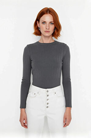 Kadın Fitted Bisiklet Yaka Uzun Kollu Basic Triko Kazak İlkbahar Sonbahar Şıklığına Zarif Dokunuş