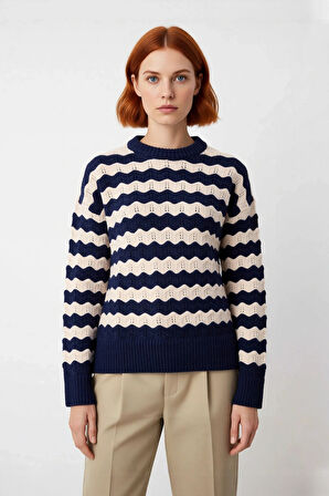 Kadın Lacivert Ekru Oversize Bisiklet Yaka Düşük Kol Dalgalı Ajurlu Yumuşak Dokulu Uzun Triko Kazak