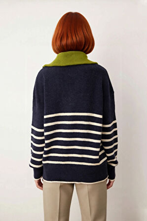 Kadın Oversize Geniş Kalıp Çizgili Yarım Fermuarlı Devrik Yaka Triko Kazak Soğuklara Özel Kaliteli