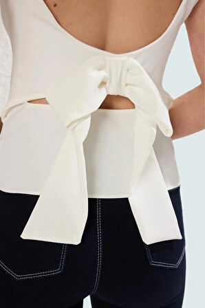 Fitted Askılı Bluz Sırt Fiyonk Detay Yazlık Finike Dokuma Özenle Seçilmiş Modern Stil