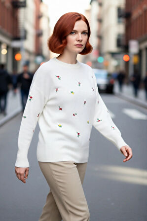 Kadın Çiçekli Nakış Detaylı Regular Kalıp Bisiklet Yaka Uzun Kol Triko Kazak Günlük Kullanım İçin