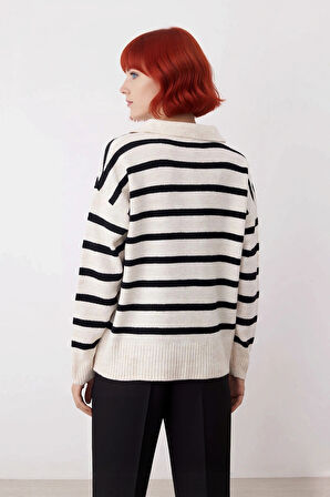 Kadın Oversize Polo Yaka Çizgili Triko Kazak Rahat Dokusuyla Kış Sonbahar Kombinlerinin Vazgeçilmezi