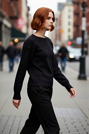 Kadın Regular Kalıp Bisiklet Yaka Özel İplik Düz Deseniyle Triko Kazak Kış Sezonu İçin İdeal