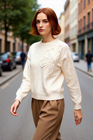 Kadınlar İçin Nakışlı Çiçek Desenli Gri Triko Kazak Bisiklet Yaka Regular Kalıp Kış Şıklığı