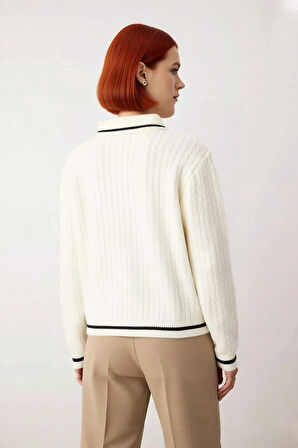 Kadın Ekru Regular Kalıp Polo Yaka Düşük Kol Renk Bloklu Orta Kalınlık Triko Kazak Günlük Şıklık