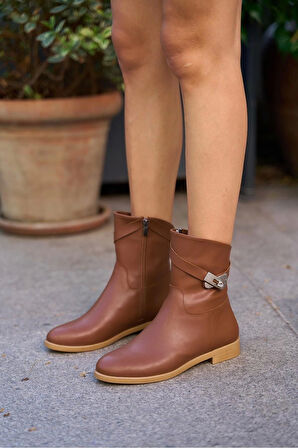 Toka Aksesuarlı Kadın Deri Bot Taba Süet