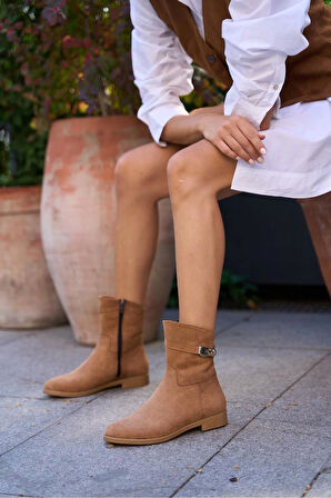 Toka Aksesuarlı Kadın Deri Bot Taba Süet