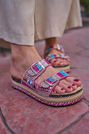 Taş Ve Boncuk Detaylı Tokalı Platform Terlik Siyah