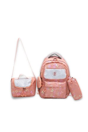 Kız Çocuk Okul Çantası 3lü Set Açık Pembe Parlak Kapaklı İlkokul Çanta Seti