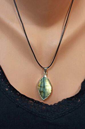 Işıltılı Labradorit Kolye 332-5