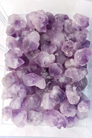 50 Gram Küçük Kristal Kuvars Piramit Uçlar 516