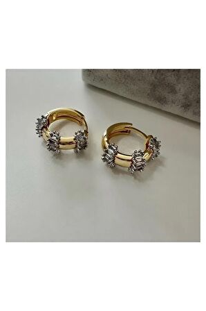 Vip Seri Marka Model Baget Taşlı Altın Kaplama Küpe Çifti