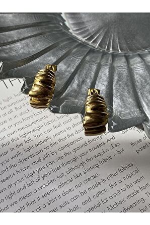 Çizgili Halka Çelik Kararmaz Gold Kaplama Küpe Çifti