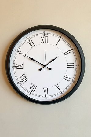 Modern 52 Cm Black & White Roma Rakamlı Metal Duvar Saati
