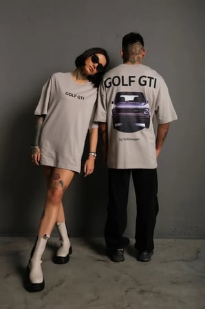 Erkek Oversize Baskılı Tişört – Golf GTI Retro Araba Desenli, Ön  Arka Dijital Baskı, Sokak Modası Stil