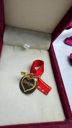 1,4 gr 22 Ayar Altın İ LOVE YOU yazılı kalp Plaka Hediyelik Altın Damgalı– Faturalı (açıklamayı okuyun)