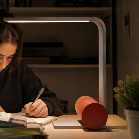 Polde Gri LED Masa Lambası
