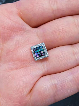 925 Ayar Gümüş Kare Sedefli Çok Renkli Zirkon Taşlı Çivili Küpe