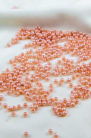4 mm Çift Renk Pembemsi Plastik İnci Boncuk Aksesuar Takı Malzemesi (25 Gr)