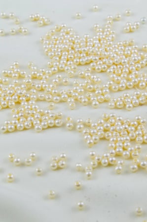 4 mm Çift Renk Krem Tonu Plastik İnci Boncuk Aksesuar Takı Malzemesi (25 Gr)