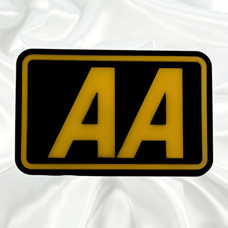 AA Yazılı Çerçeveli Universal Vidalı Pleksi Panjur Arması - Siyah Oto Arma Araba Arma Oto Logo Araba Logo