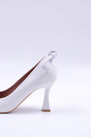 Cameron Arkası Kapalı Beyaz Fiyonklu Ayakkabı