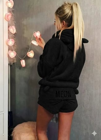 Pomeya  Kadın Uzun Kollu Kapşonlu Peluş Bluz Ve Kısa Short Ikili Takım