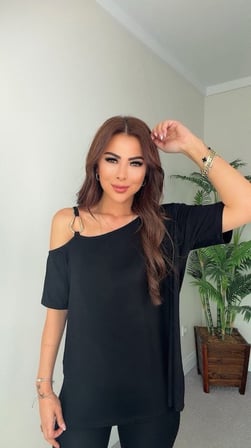 Pomeya  Kadın Kısa Kollu Tek Omuzdan Askılı Toka Detaylı Viskon Bluz