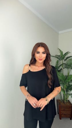 Pomeya  Kadın Kısa Kollu Tek Omuzdan Askılı Toka Detaylı Viskon Bluz
