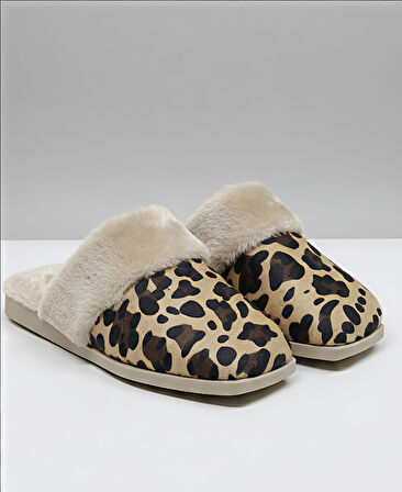 LEOPAR DESENLİ İÇİ TÜYLÜ SICACIK PVC TABAN KADIN  EV TERLİĞİ
