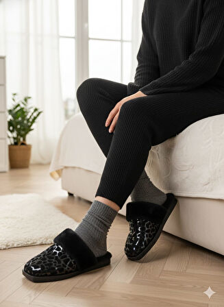 LEOPAR DESENLİ İÇİ TÜYLÜ SICACIK PVC TABAN KADIN  EV TERLİĞİ