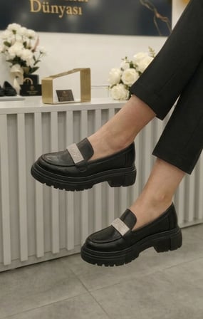 Önü Taşlı Yüksek Taban Kadın Loafer