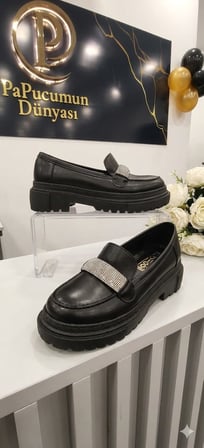 Önü Taşlı Yüksek Taban Kadın Loafer