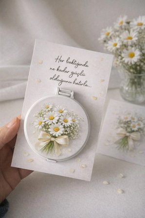 30 Adet Kişiye Özel Kartlı Cep Aynası Nikah Nişan Kına Hediyeliği – Papatya Tasarımlı Özel Baskı