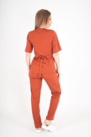 Kiremit Elegant Model Cerrahi Üniforma Belden Bağlamalı Scrubs Takım