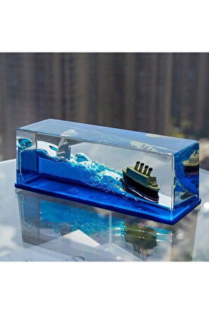 Ofisinize Sanat Katın 3’lü Masaüstü Dekorasyonu Batmayan Gemi Biblosu Kum Saati ve Adalet Terazisi