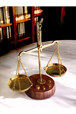 3’lü Masaüstü Dekorasyonu Aya Tırmanan Astronot Figürlü Led Işıklı Küre Adalet Terazisi ve Kum Saati